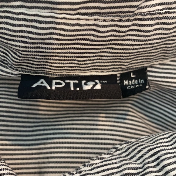 Apt. 9 top size Large - Picture 6 of 7